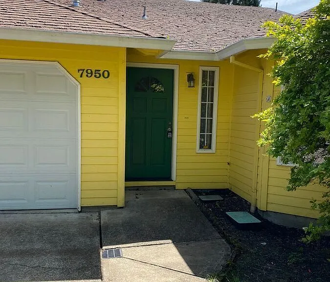 7950 SW 135th Ave — Photo 3