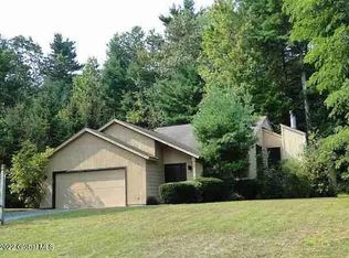 44 Meadow Rue Pl, Malta, NY 12020