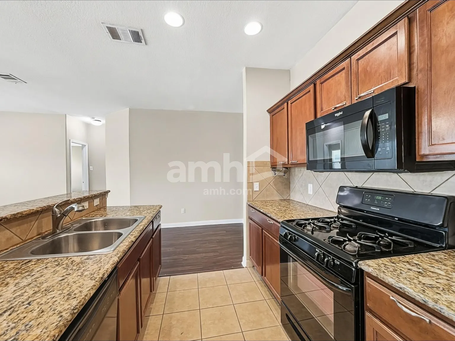 3 bed, 2.0 bath, 1533 sqft, $1,845 — Photo 4