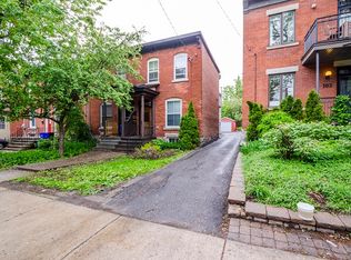 106 Russell Ave #1, Ottawa, ON K1N 7X1