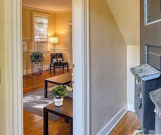 3rd image of 221 E 56th St