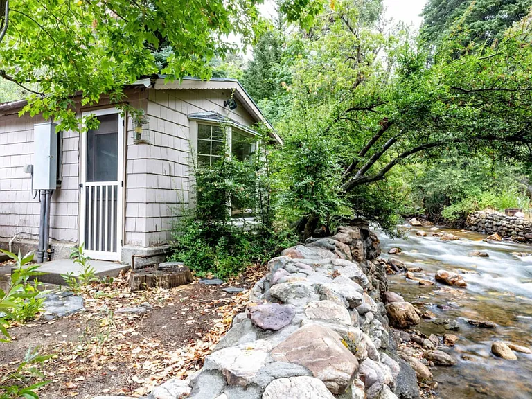 S Maxfield Dr — Photo 13