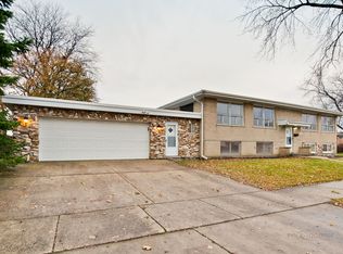 7615 Churchill St, Morton Grove, IL 60053