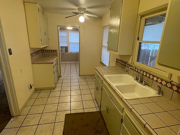 5th image of 2801 Peerless Ave APT B