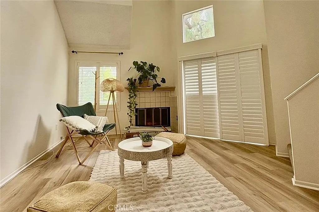 2 bed, 836 sqft, $2,800 — Photo 1