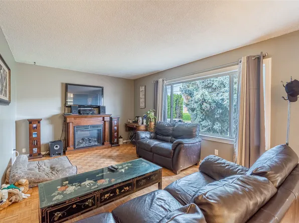 2255 Fleetwood Ave, Kamloops, BC V2B 4S6