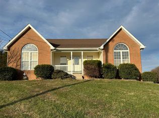 11 Bear Oak Ct, Cecilia, KY 42724