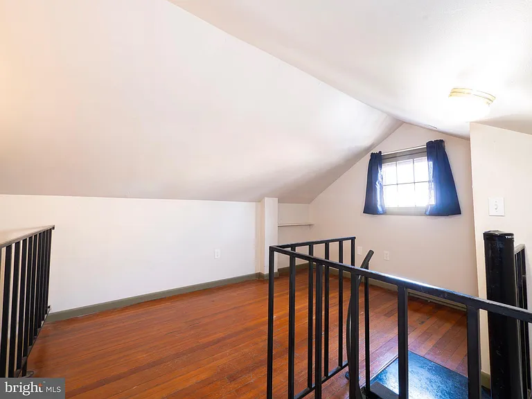 703 S Loudoun St — Photo 36