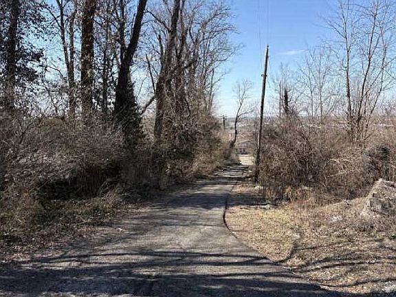 4th image of 200 N Bluff Rd