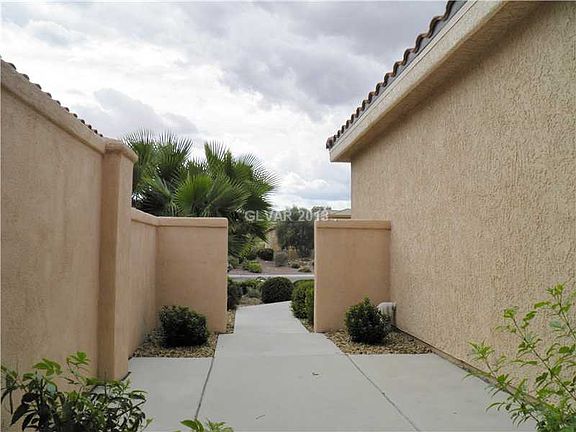 2nd image of 4514 Regalo Bello St