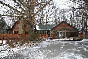 3rd image of 114 Tamarack Dr