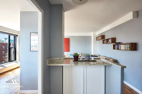 Sold by Warburg | media 17