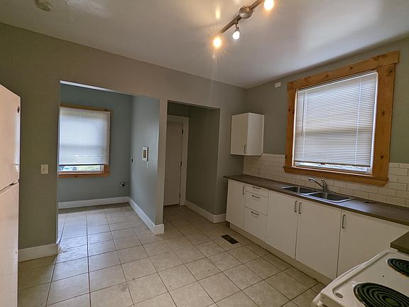 5th image of 37 E Norman Ave