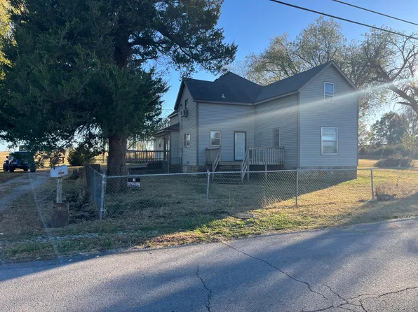 690 W High Street, Aurora, MO 65605