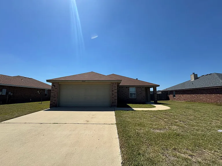 3807 Ida Dr — Photo 2