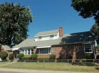 33 Penacook St, Springfield, MA 01104