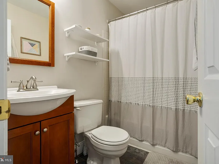 37 Rampart Dr — Photo 17
