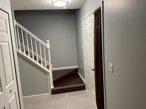 3rd image of 860 Wildwood Ln