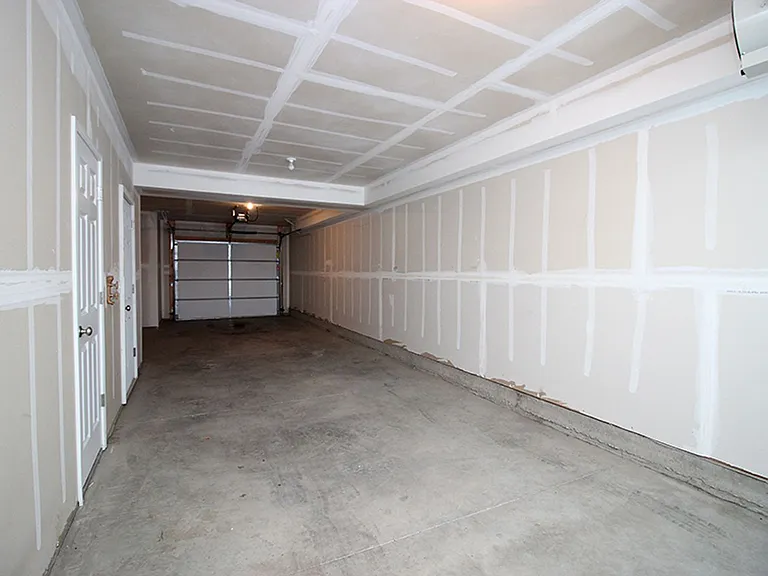 3167 Sullivan Loop — Photo 3