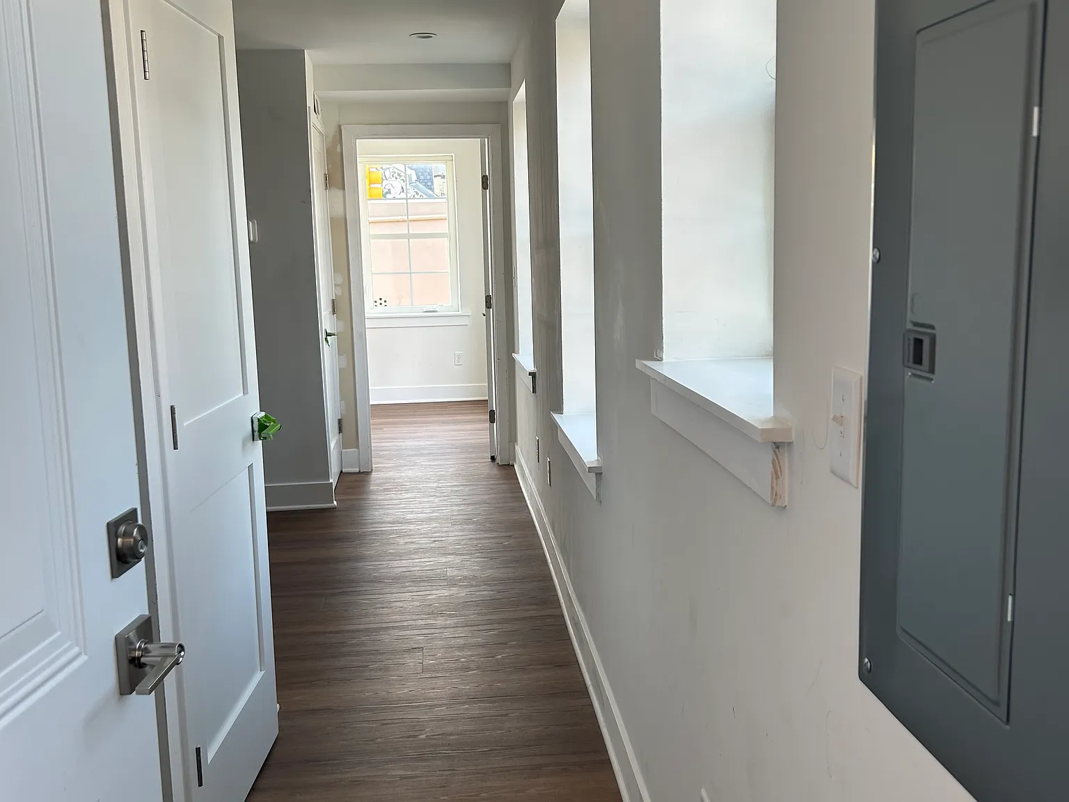 1 bed, $1,300 — Photo 2