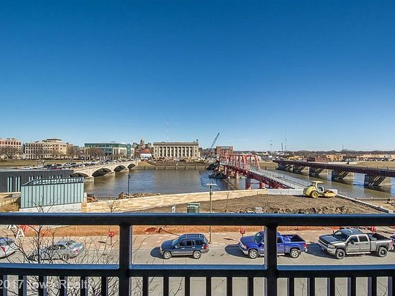 2nd image of 118 Water St APT 323