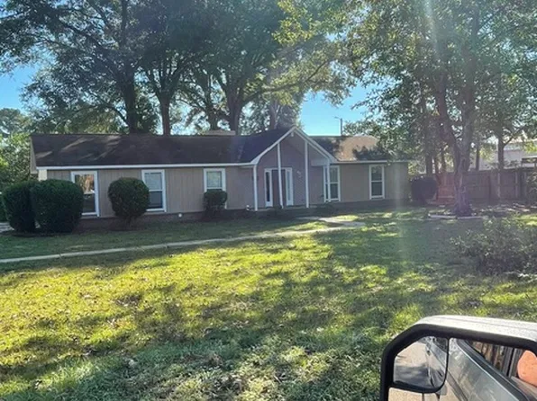 104 Rainbow Dr, Dothan, AL 36303