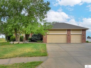 14706 Black St, Bennington, NE 68007