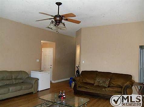 4th image of 2212 Charleston Dr