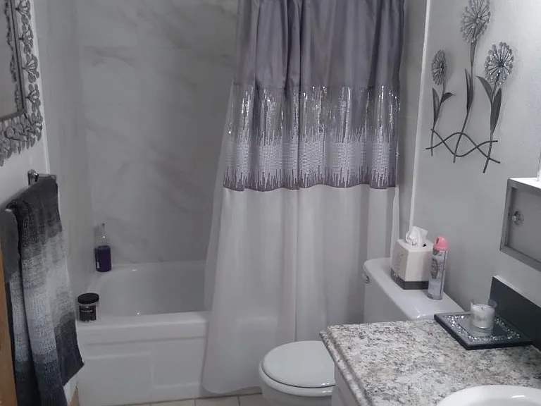1422 Lynn Ave — Photo 3