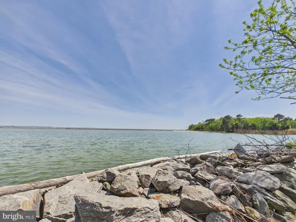 16104 Piney Point Rd, Piney Point, MD 20674