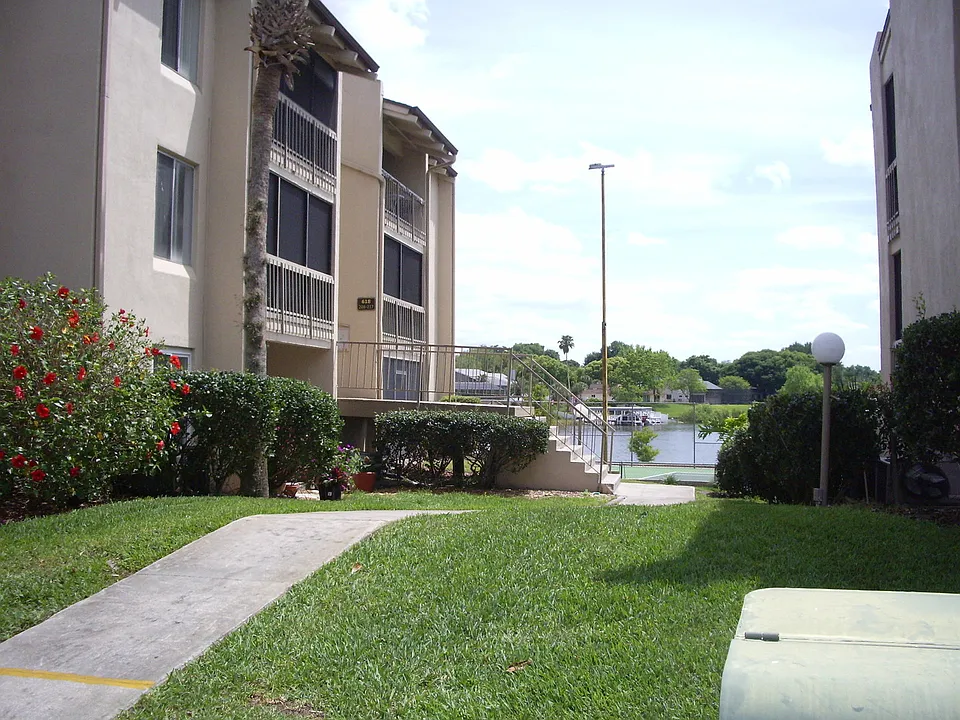 618 Orange Dr #212