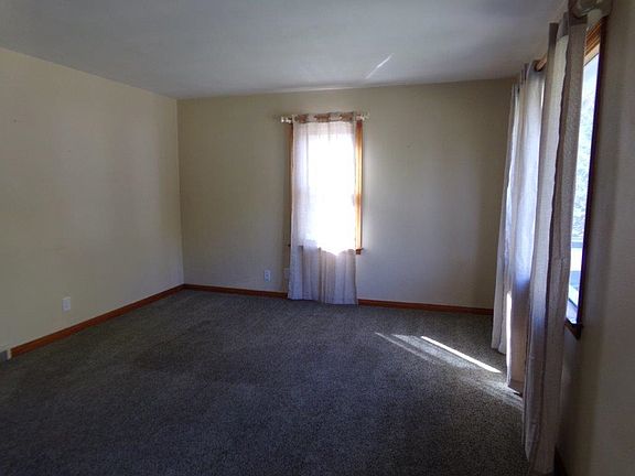 2nd image of 313 S Willow St