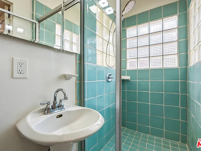 2613 Cloverfield Blvd — Photo 31