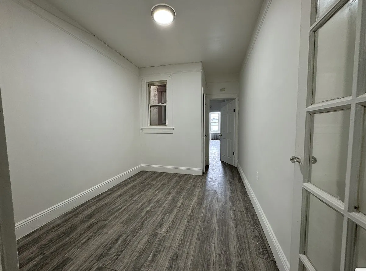 2 bed, 800 sqft, $2,000 — Photo 2
