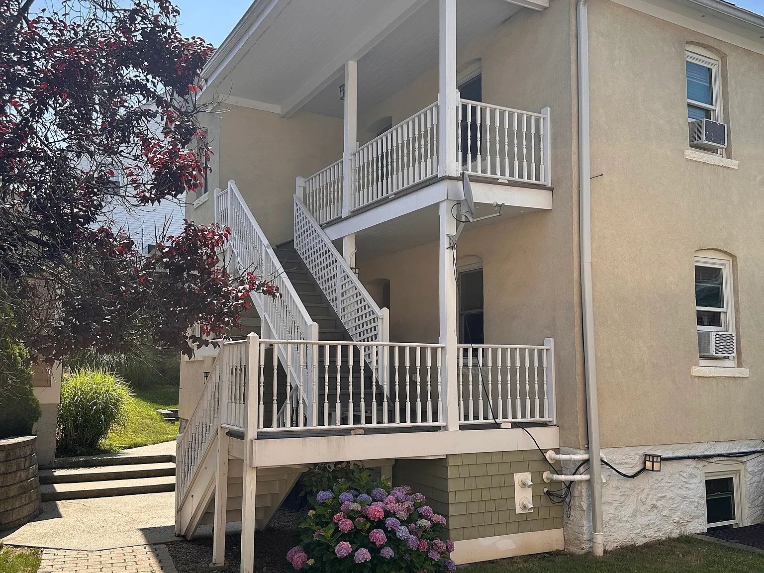 18 Berrian Place — Photo 1