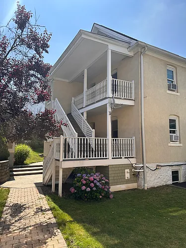 18 Berrian Pl #B Photo 1