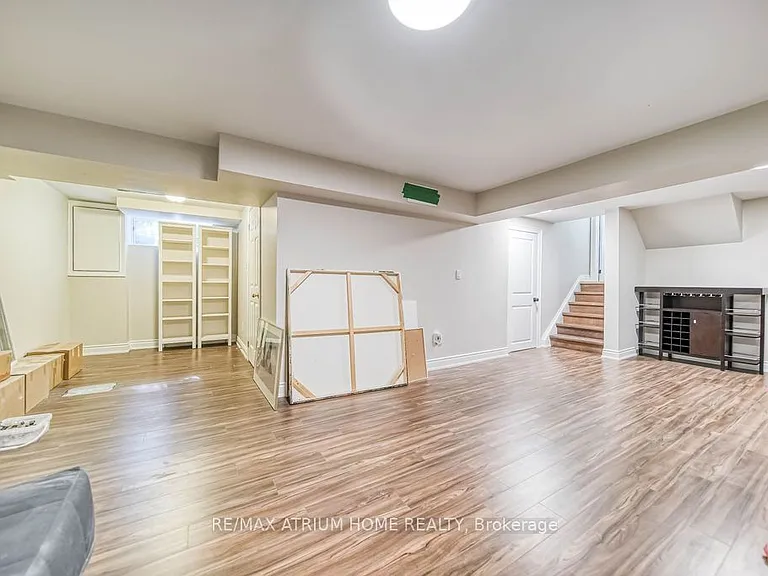 4 Palomino Cres — Photo 17