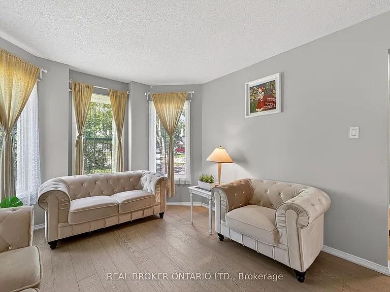 1895 Applewood Ave #UPPER — Photo 3