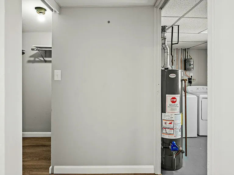 1508 Wilson St — Photo 27