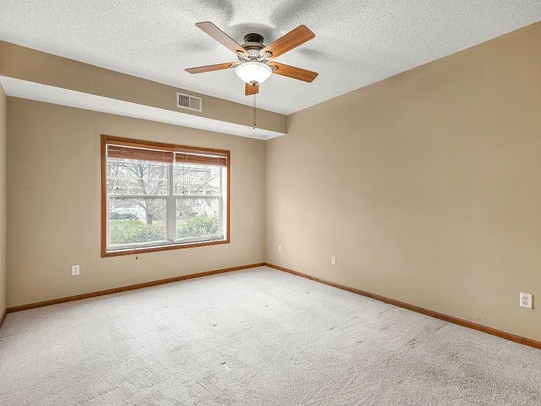 114200 Hundertmark Rd #110 — Photo 7