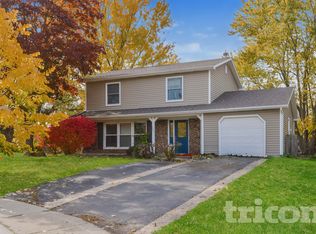 155 Ramblewood Ln, Lake Zurich, IL 60047