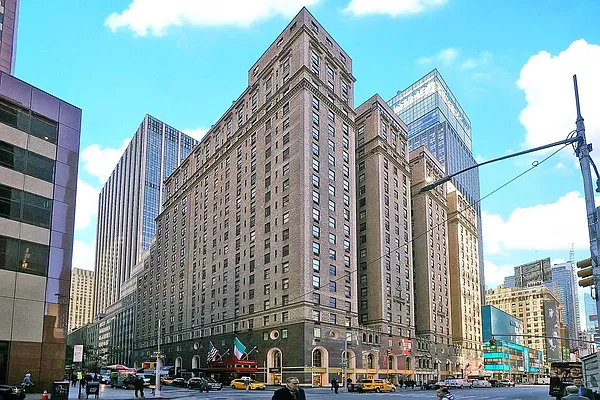 Rented by Manhattan Management Group | media 13