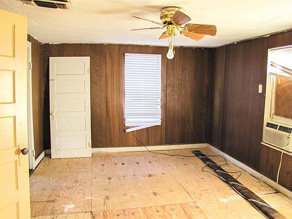 4th image of 772 N Barton St