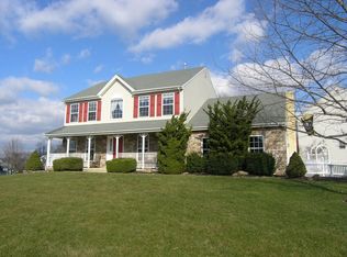 4898 Crosspointe Dr, Doylestown, PA 18902