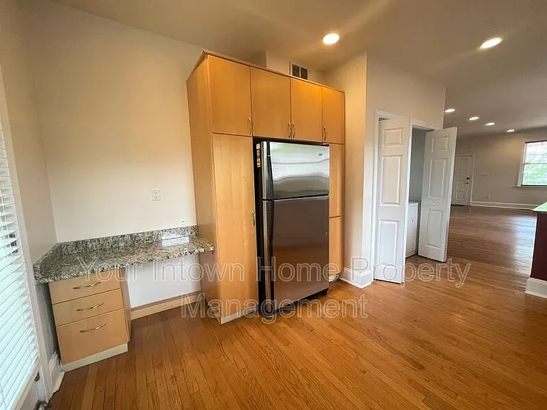 639 Somerset Ter NE — Photo 12