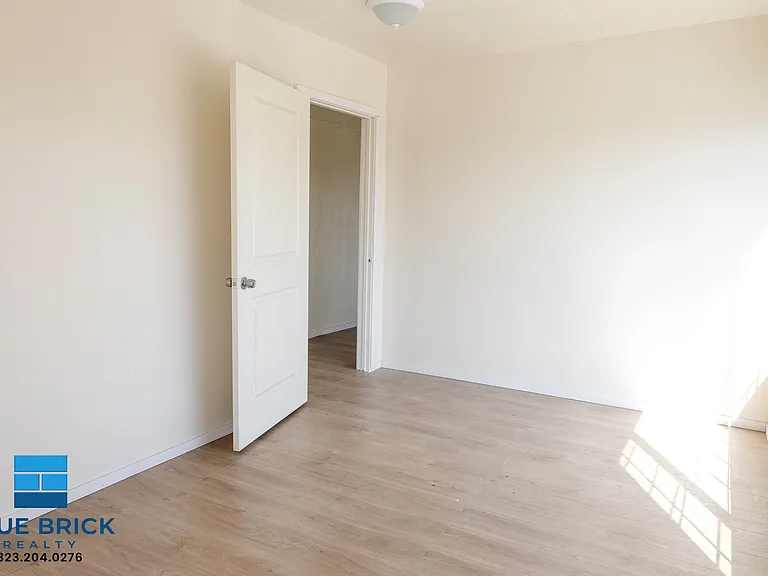 1401 W 53rd St — Photo 14