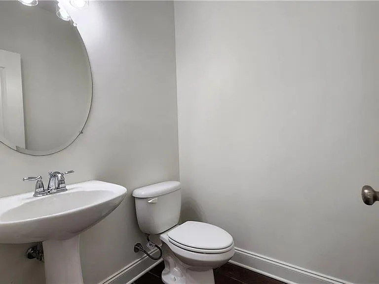 3249 Brockenhurst Dr — Photo 13