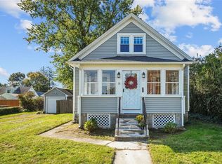 11 Mapleton St, Cranston, RI 02910