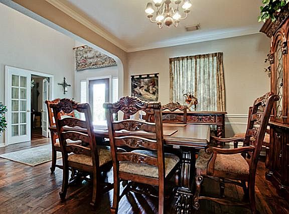 5th image of 504 Maple Leaf Ln