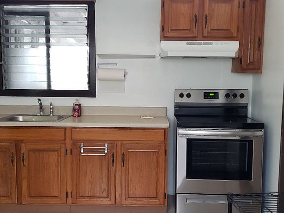 Full kitchen appliances